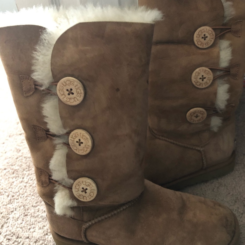 High cut UGG boots